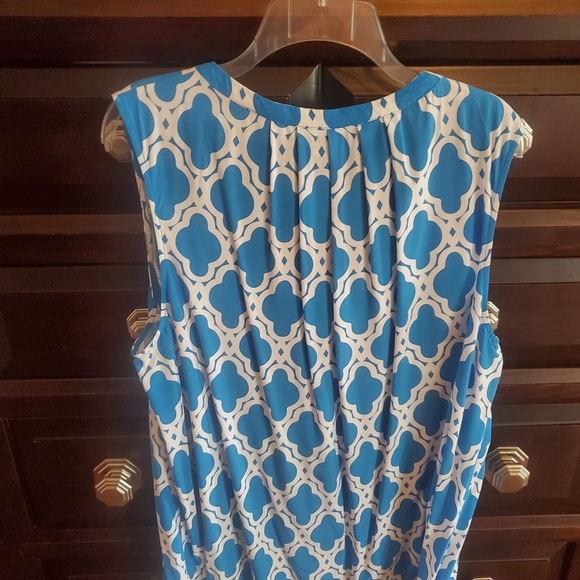 3X Crown & Ivy Paterned Top - Picture 2 of 4